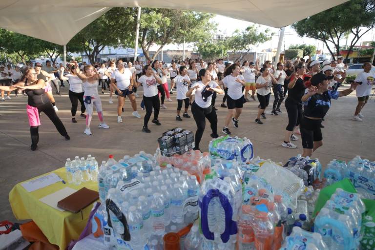 Celebran mega clase en apoyo a colectivos de búsqueda