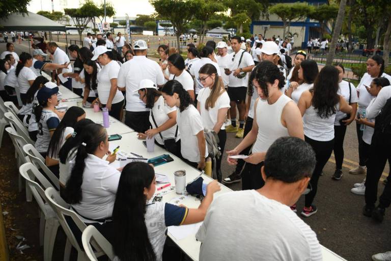 ¡La UAS y Marco Verde hacen historia! Mil universitarios se unen y logran el Guinness World Récord denominado la clase Fitness de Boxeo más grande en línea y múltiples sedes