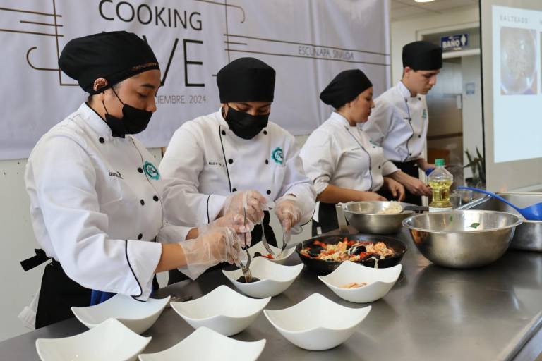 Benefician con beca “Jóvenes Escribiendo el Futuro” a 810 estudiantes de UTEsc