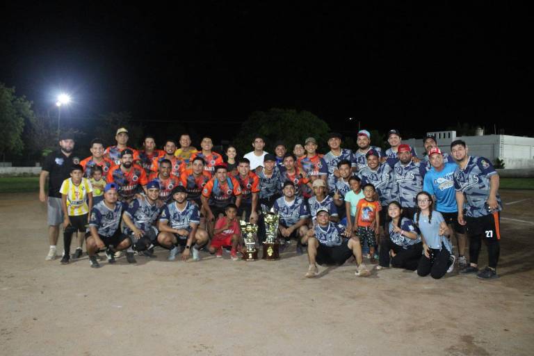 Team Chavis se corona en la final del Primer Torneo Varonil Libre de Futbeis en Escuinapa