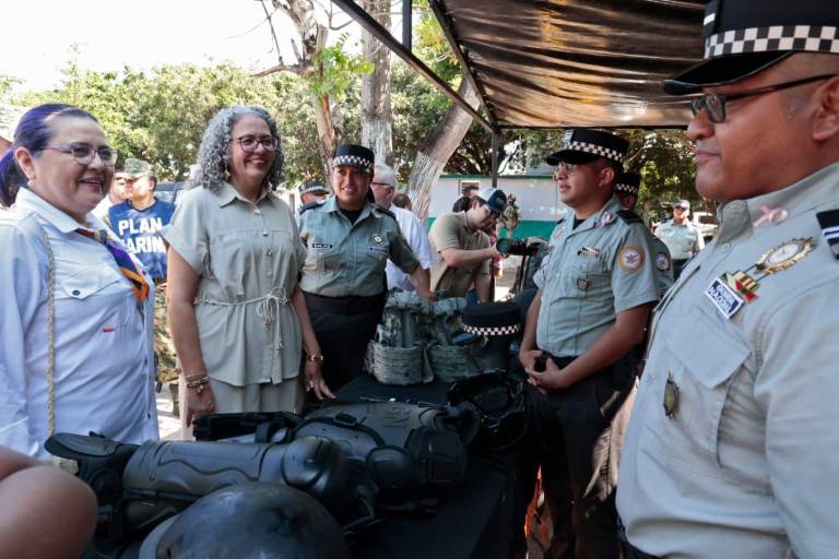 Graciela Domínguez Nava, Gobernadora de Sinaloa, durante la Jornada por la Paz en la comunidad Isla del Bosque, en Escuinapa.