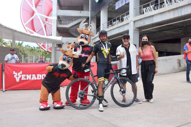 El Teodoro Mariscal recibe a ciclistas del Gran Fondo Sierra-Pacífico