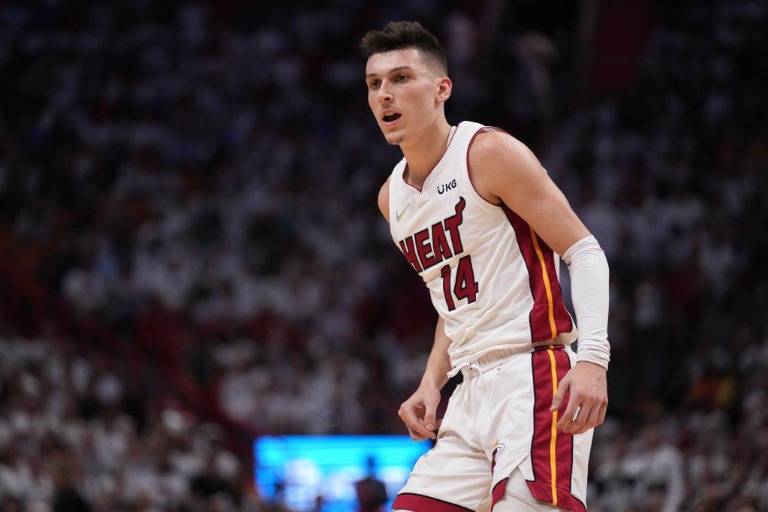 Tyler Herro extiende su contrato con el Heat de Miami