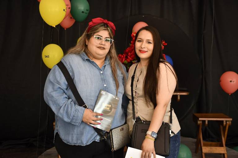 Reflexionan sobre la felicidad y la muerte en Eclipse Total