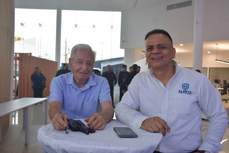 Admiran clientes las nuevas unidades que presenta Changan Culiacán