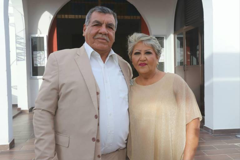 Gloria Ramos y Miguel Ángel Peralta celebran su amor de oro