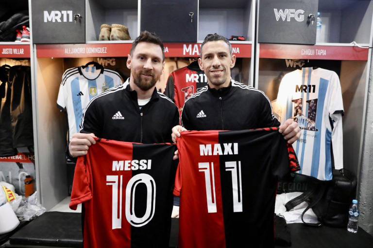 Messi acude a juego de despedida de Maxi Rodríguez