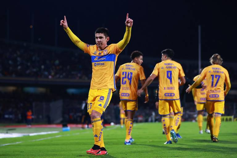 Sinaloense Jesús Angulo da ventaja a Tigres ante Pumas