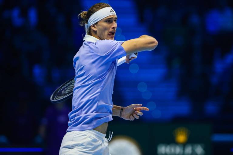 Alexander Zverev avanza a semifinales y Carlos Alcaraz tendrá que esperar para saber si clasifica en las Finales ATP