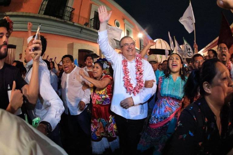 Ebrard critica promoción de gobernadores a aspirantes de Morena