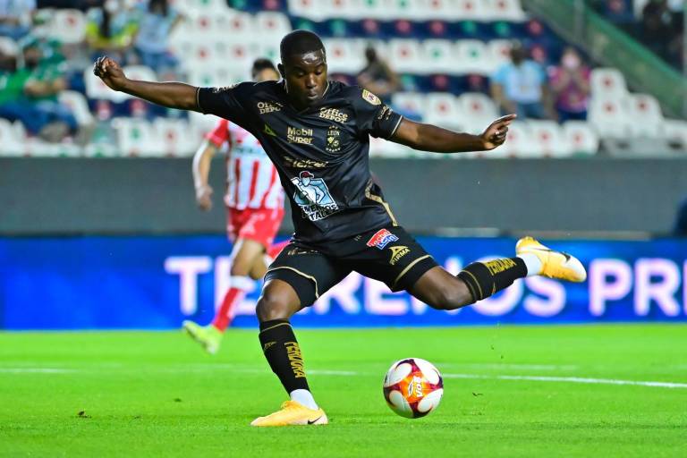 León se reencuentra con su afición y con la victoria