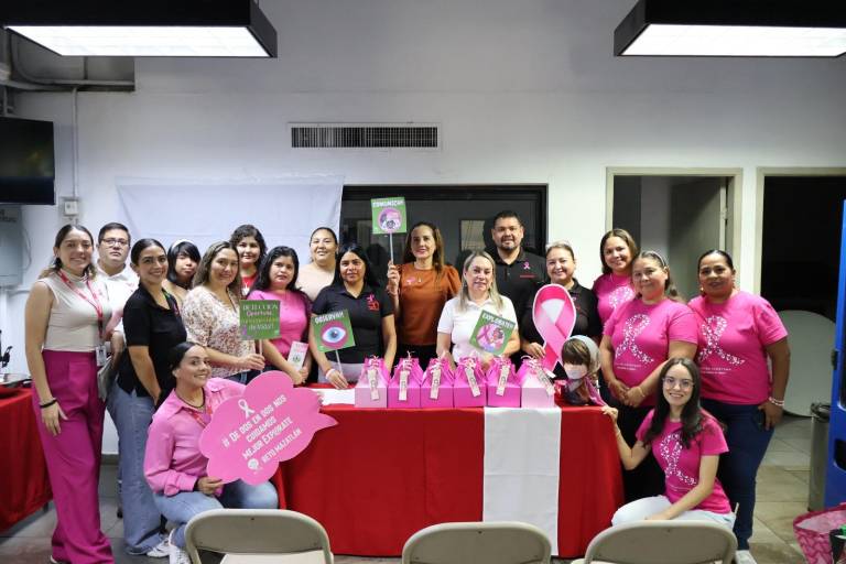 Concientizan en Noroeste Mazatlán sobre la importancia de la autoexploración mamaria