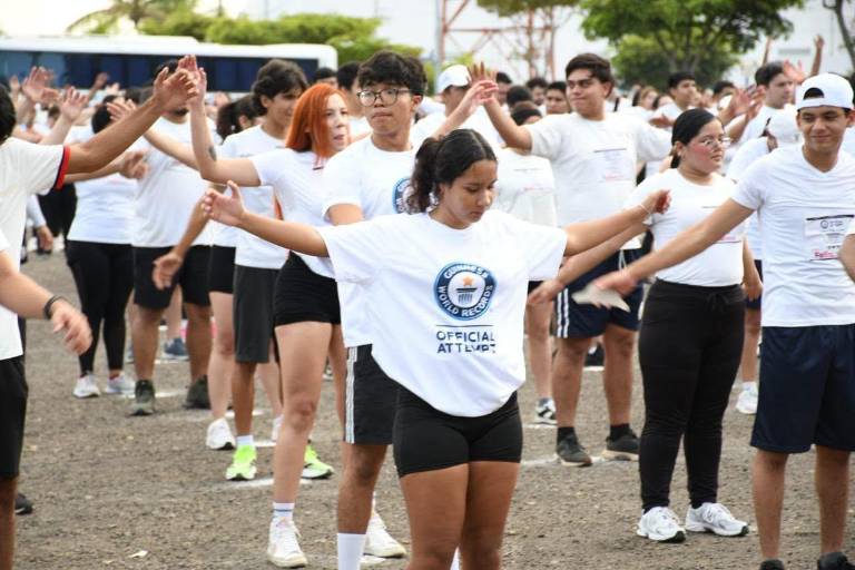 ¡La UAS y Marco Verde hacen historia! Mil universitarios se unen y logran el Guinness World Récord denominado la clase Fitness de Boxeo más grande en línea y múltiples sedes