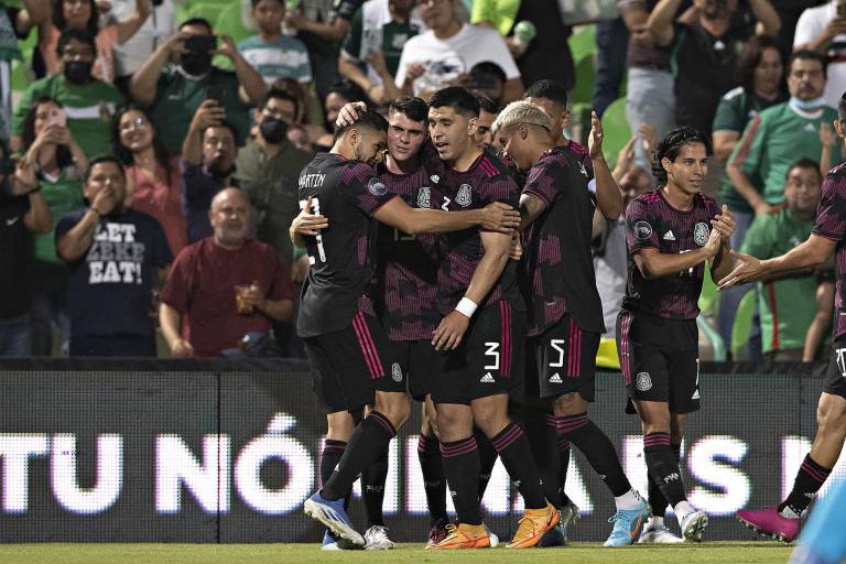 México gana, pero queda a deber ante Surinam