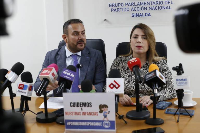 Proponen diputados del PAN en Sinaloa regular uso de celulares a menores en escuelas