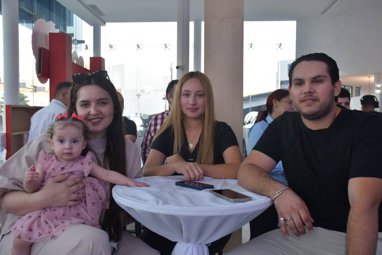 Admiran clientes las nuevas unidades que presenta Changan Culiacán