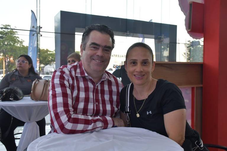 Admiran clientes las nuevas unidades que presenta Changan Culiacán