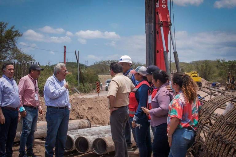 Supervisa Rocha Moya la construcción del puente El Quelite