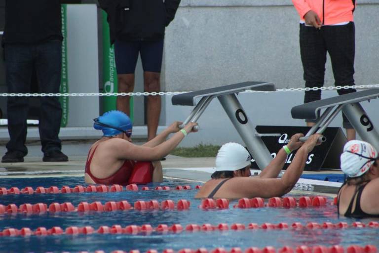 Nadadores mazatlecos suben al podio en la Copa Máster de Curso Largo