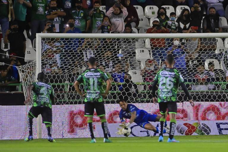 Rodolfo Cota salva al León, en empate sin anotaciones ante Rayados