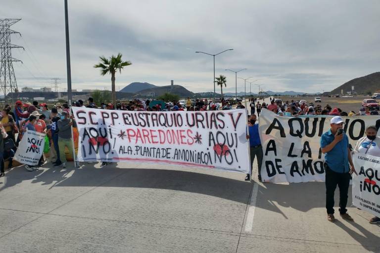 Opositores de la planta de amoniaco de Topolobampo realizan bloqueo en protesta por consulta