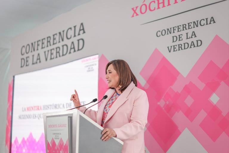 Xóchitl Gálvez inaugura conferencias y habla de las mentiras de AMLO