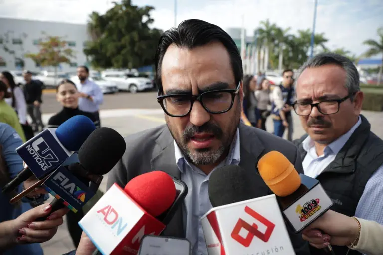 Juan de Dios Gámez Mendívil confirma que recibieron reportes ciudadanos sobre explosiones, pero no localizaron evidencias.