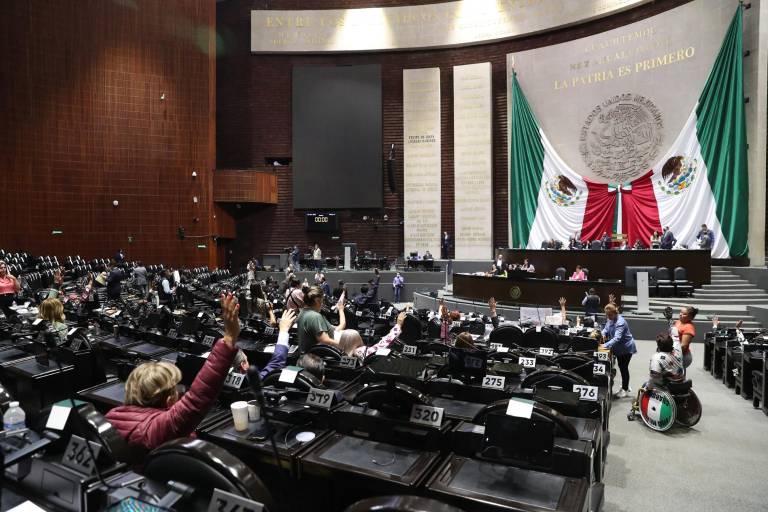 Sin discusión, Morena y aliados aprueban reducir años a concesiones mineras