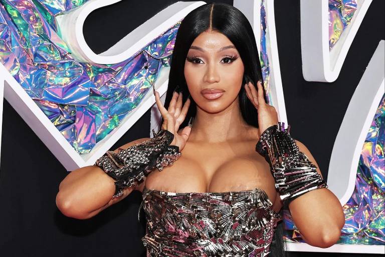 Llaman mexicana Cardi B y ella se siente ofendida