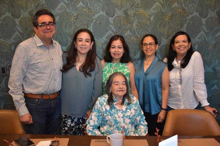 Celebran con alegría los 92 años de Matilde Rodríguez de Sarabia