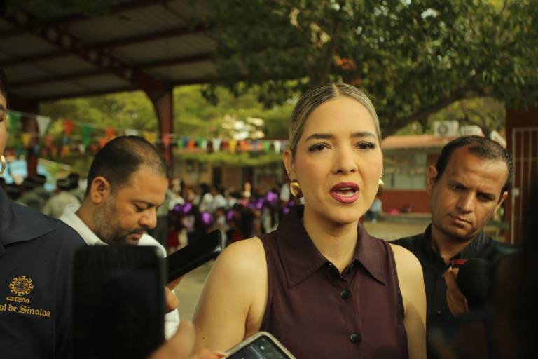 La Alcaldesa Estrella Palacios Domínguez descarta acciones por las pintas en el Palacio Municipal de Mazatlán.