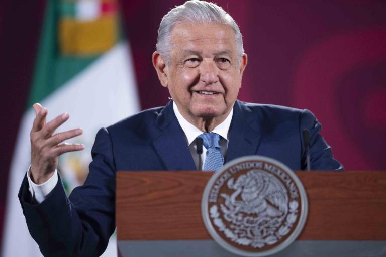 AMLO acusa ‘golpismo mediático’; este País no merece ser envenenado, responde Aristegui