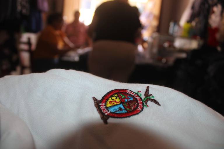 Canje de uniformes y útiles escolares gratuitos en Rosario tiene buen inicio