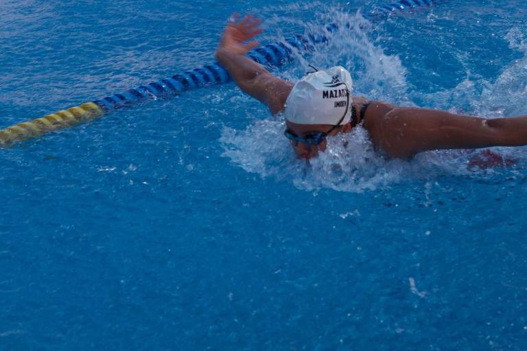 Gana Alberca Olímpica Mazatlán tercer lugar en Copa Albatros