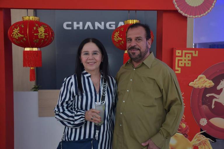 Admiran clientes las nuevas unidades que presenta Changan Culiacán