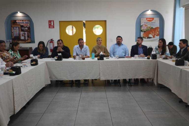 Empresarios piden recuperar la paz y tranquilidad en Mazatlán; Alcaldesa les anuncia que reforzarán la seguridad