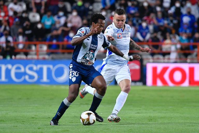 Pachuca y Cruz Azul no se hacen daño y empatan 0-0 en la ida de las semis