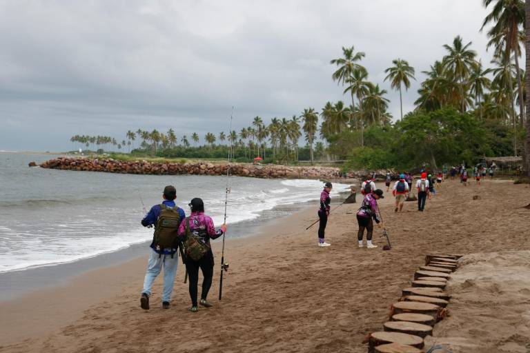 Escuinapa impulsa turismo alternativo con exitosos torneos de pesca y kayakismo en Teacapán