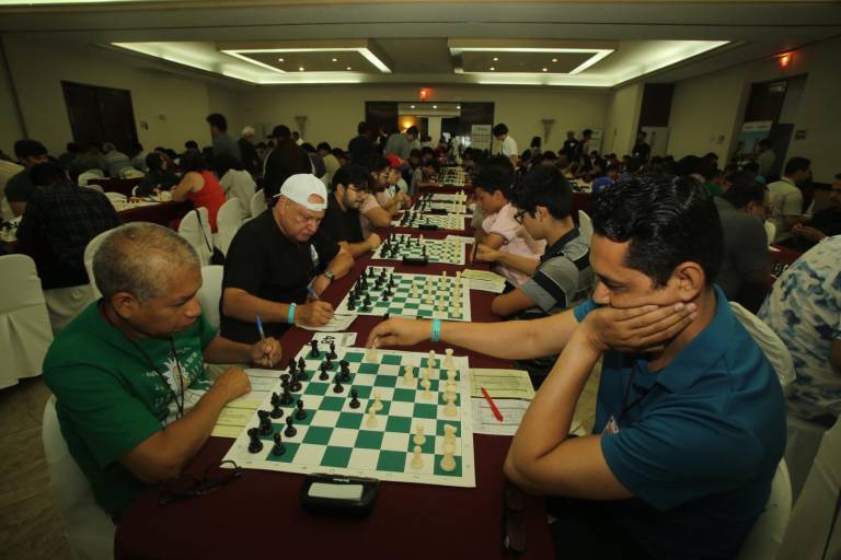 Fuerte competencia se vive en Nacional de Ajedrez Mazatlán