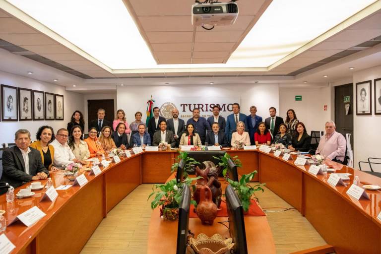 Acuerdan acciones estratégicas para garantizar los derechos de los turistas