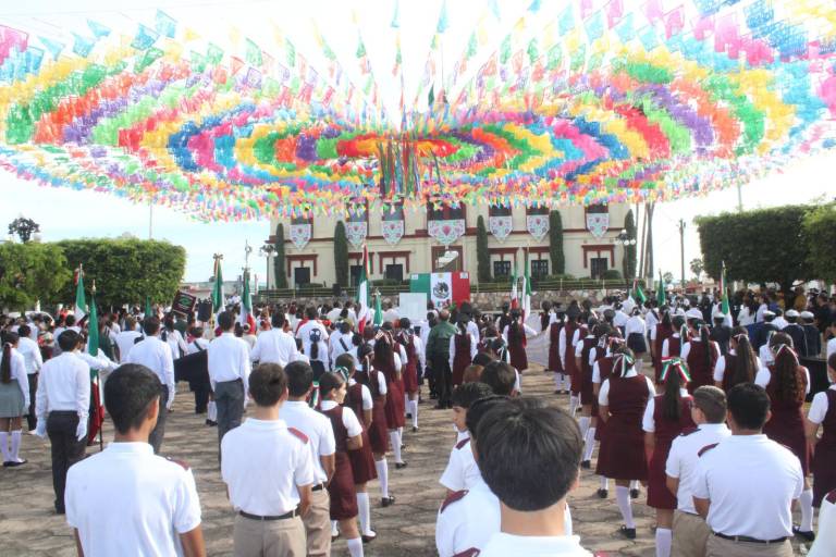 Conmemoran en Rosario el 215 aniversario de la Independencia de México