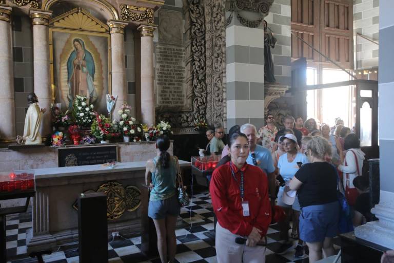 Esperan hasta 7 mil personas en festejos del Día de la Virgen de Guadalupe en la Catedral de Mazatlán