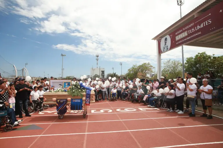El cuerpo del paratleta José Trinidad Serrano García estuvo por última vez en la pista de tartán de la Unidad Deportiva Benito Juárez.