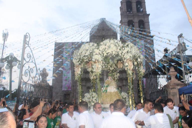 Intenso calor aviva fervor en feligreses durante la edición 294 de la solemnidad de la Virgen del Rosario