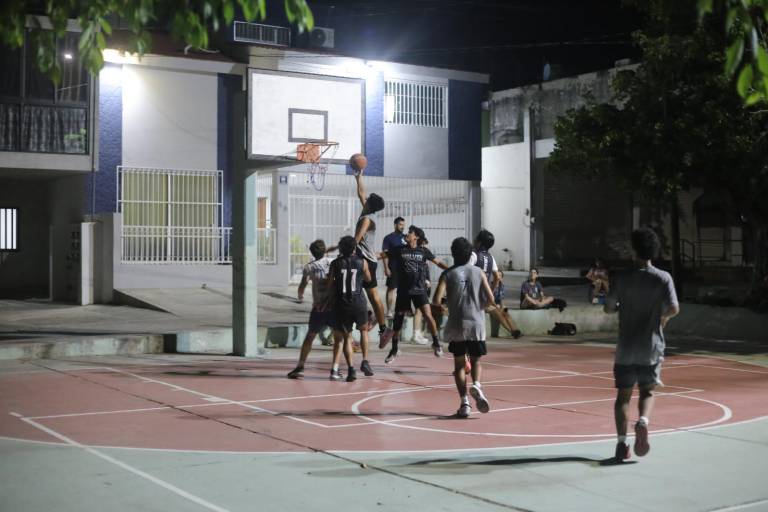 Wolves saca a relucir experiencia en Liga de Basquetbol Golden