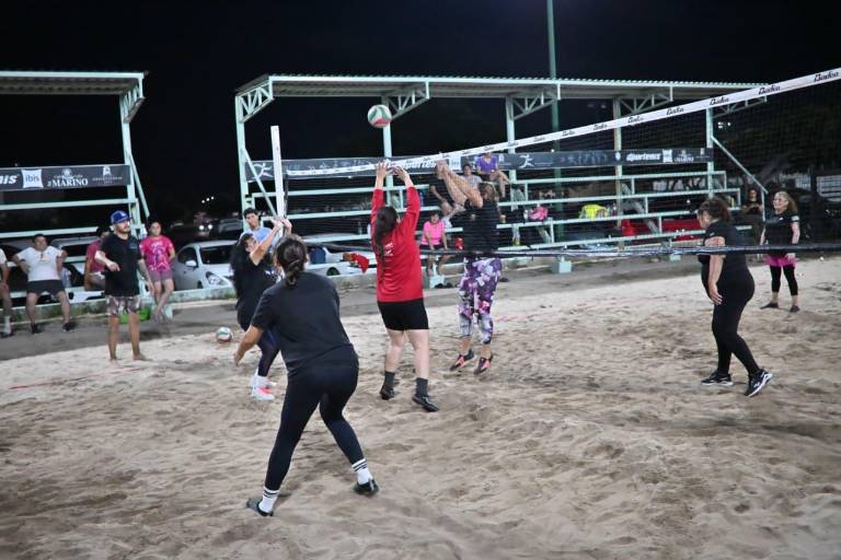 Concluye con éxito el Torneo Independencia de Cachibol Playero