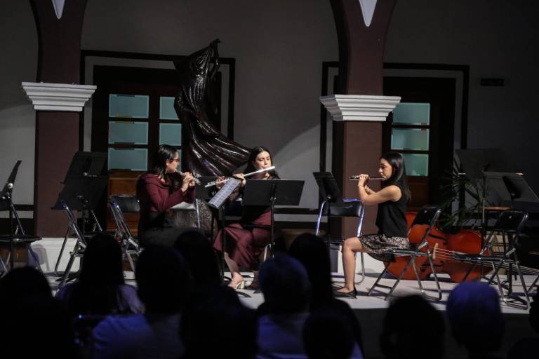Alumnos de la Escuela Superior de Artes José Limón celebran el fin de año con concierto