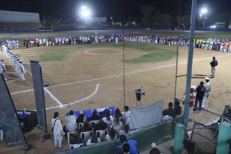 Recuerdan a Miguel Loaiza en inauguración de Nacional Veteranos de Beisbol, en Club Muralla
