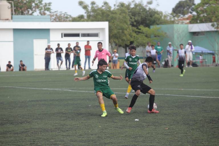 Ahome domina Estatal de Futbol, en Mazatlán