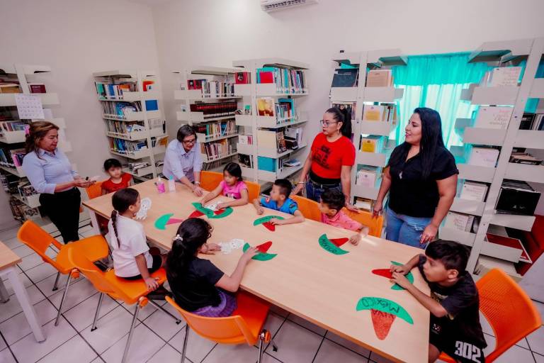 Con lectura y creatividad, niños celebran las Fiestas Patrias